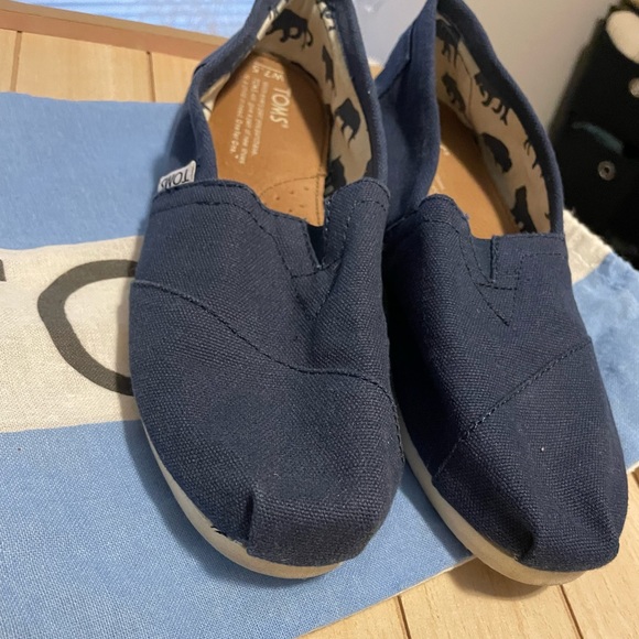 TOMS Classic Canvas Flats - Picture 2 of 3